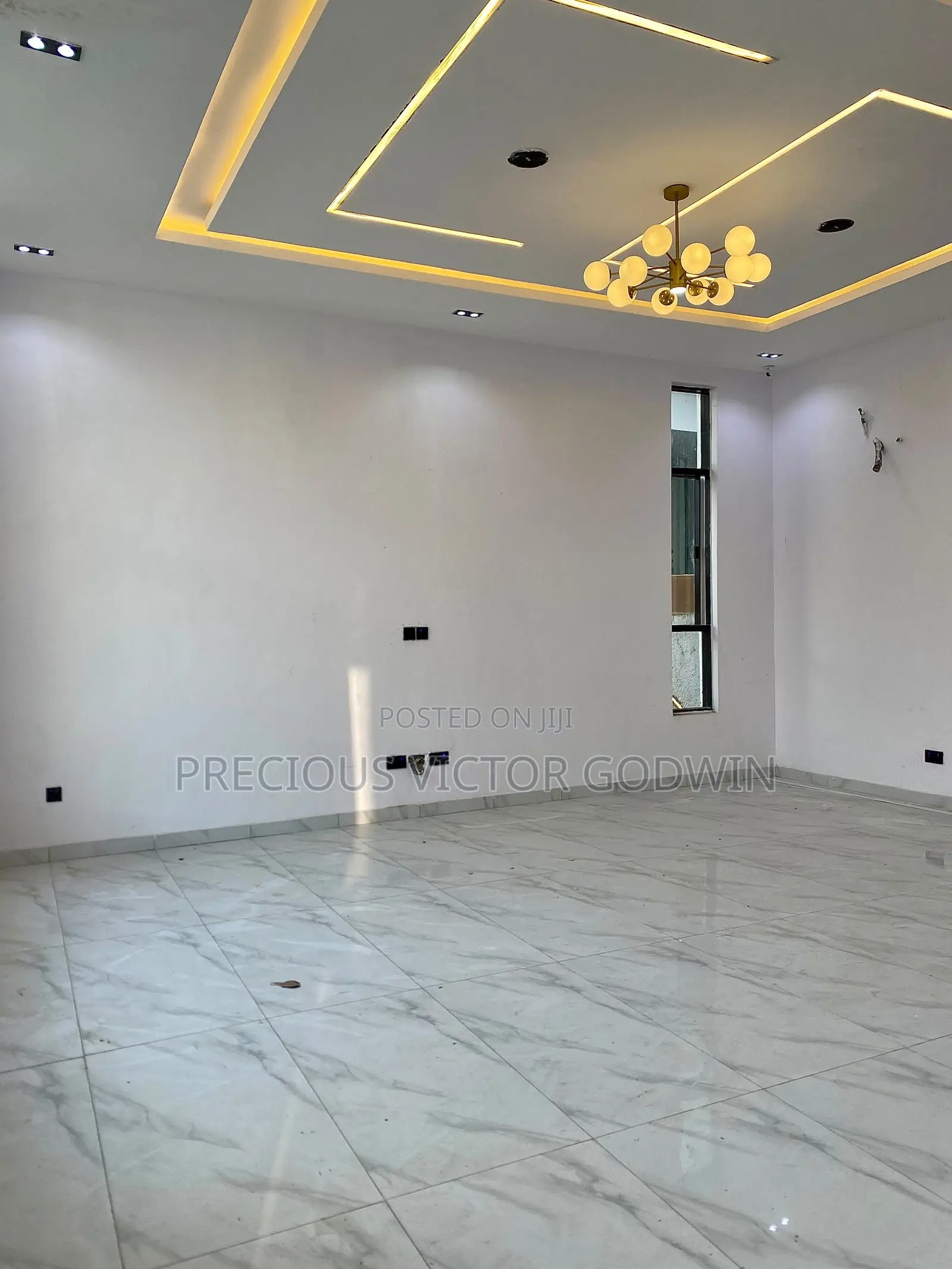 5bdrm Duplex in Chevron for sale