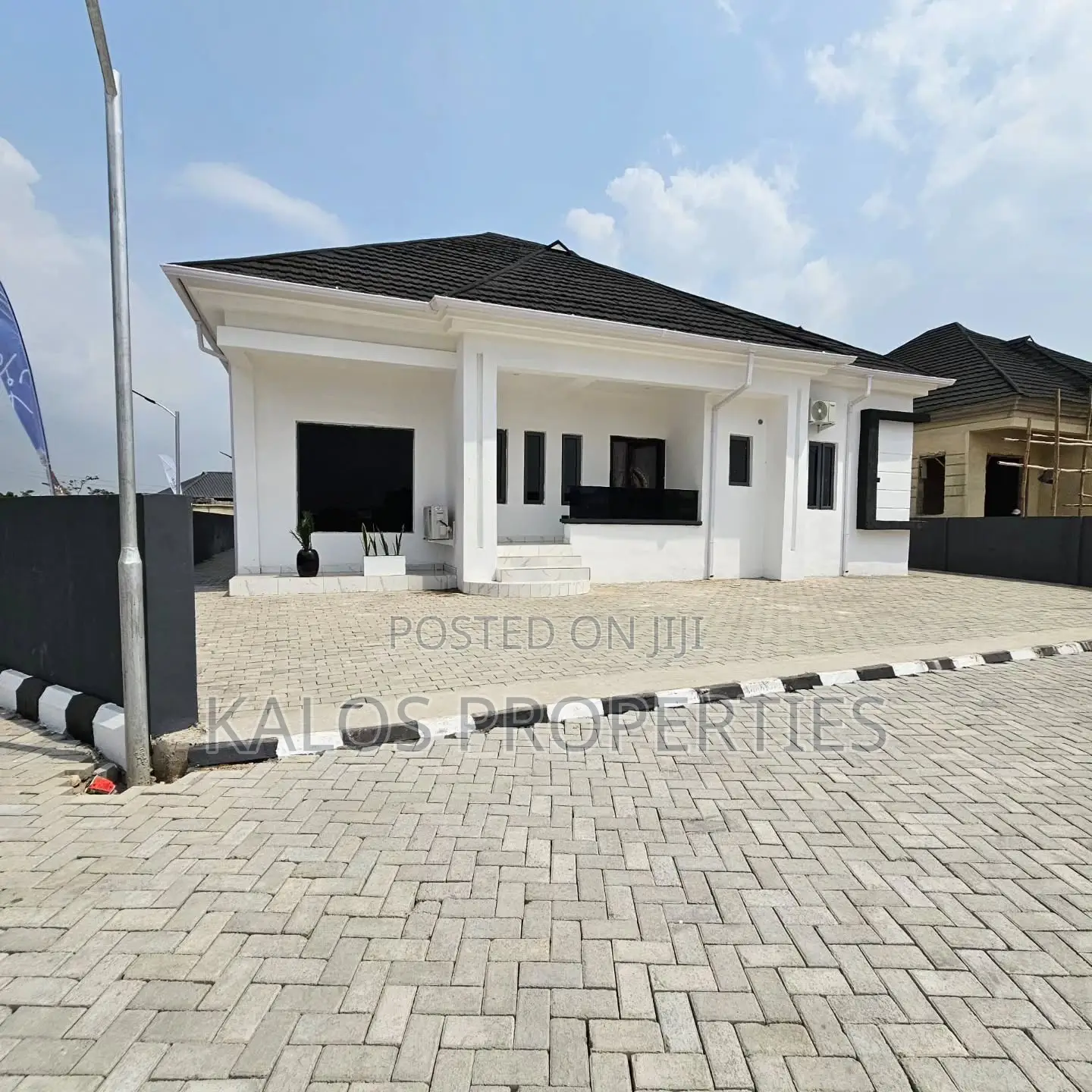 3bdrm Bungalow in Saloce Bungalow, Elerangbe for sale