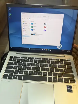 Laptop HP EliteBook 830 G9 16GB Intel Core i7 SSD 256GB