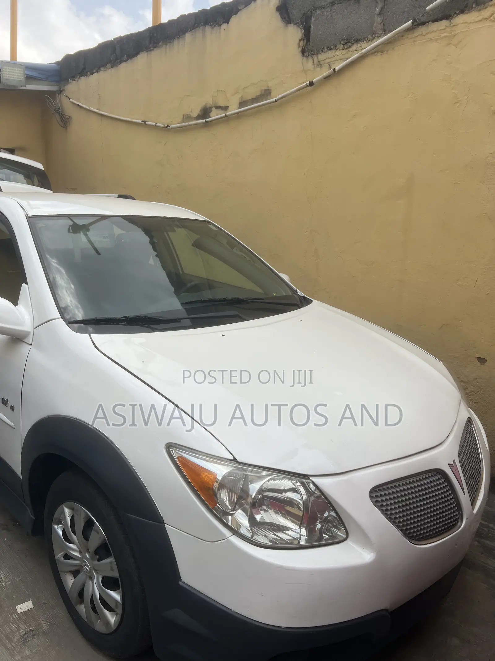Pontiac Vibe 2007 White