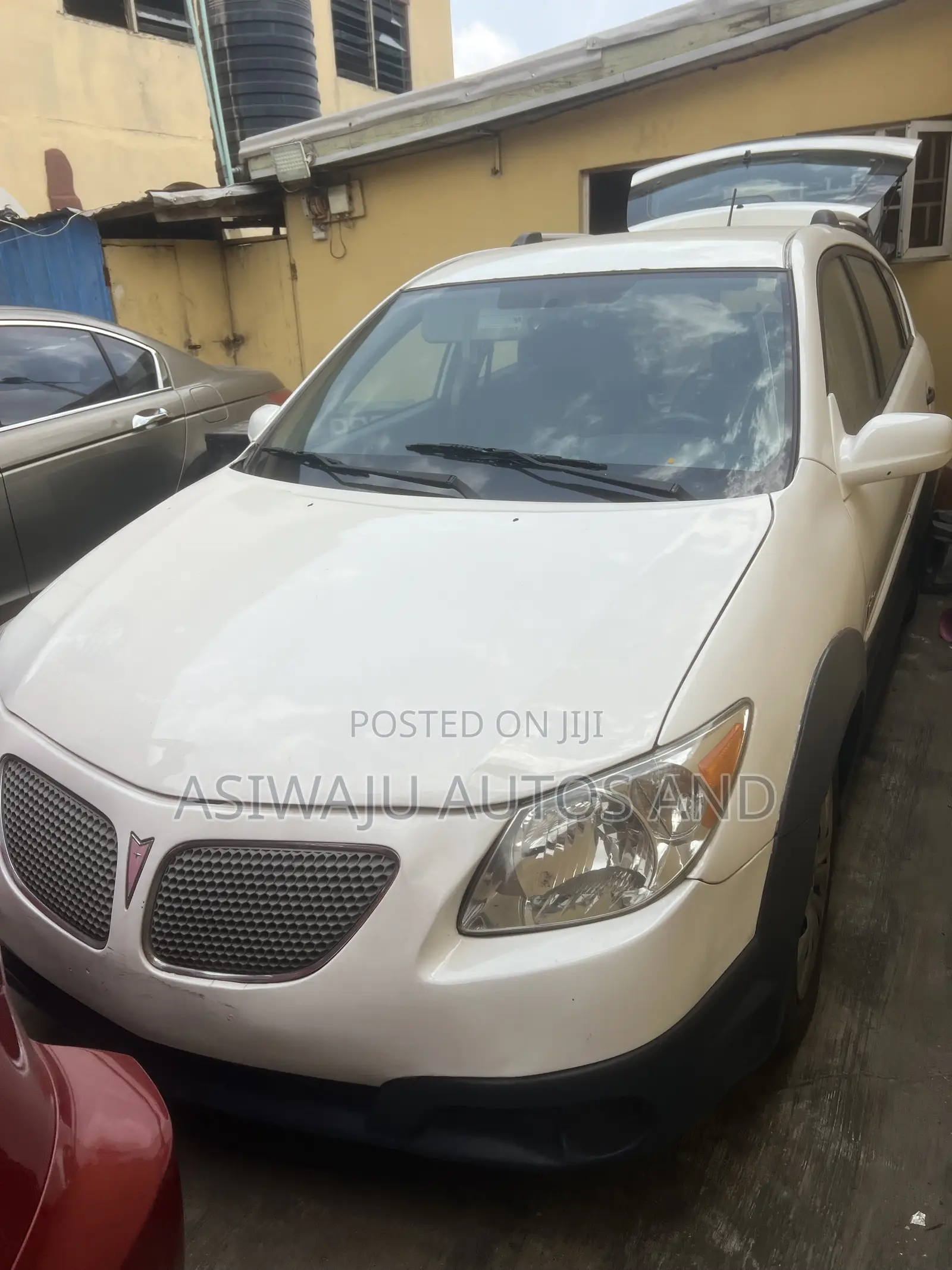 Pontiac Vibe 2007 White