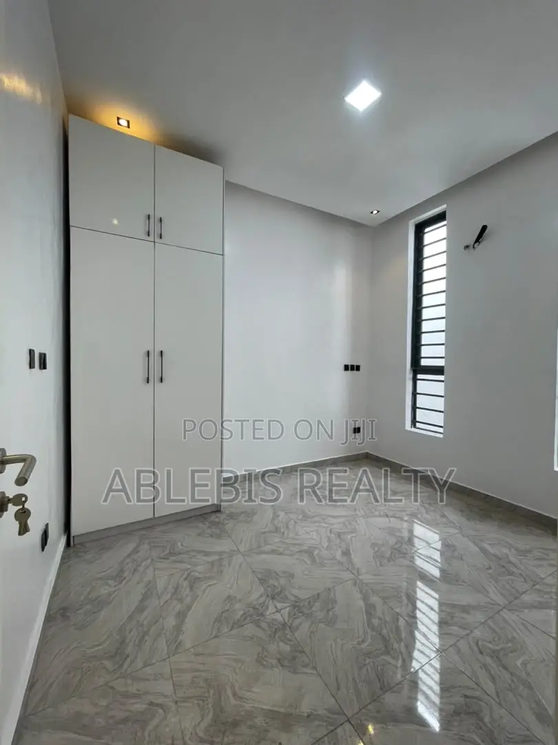 4bdrm Duplex in 2Nd Tollgate, Chevron for sale
