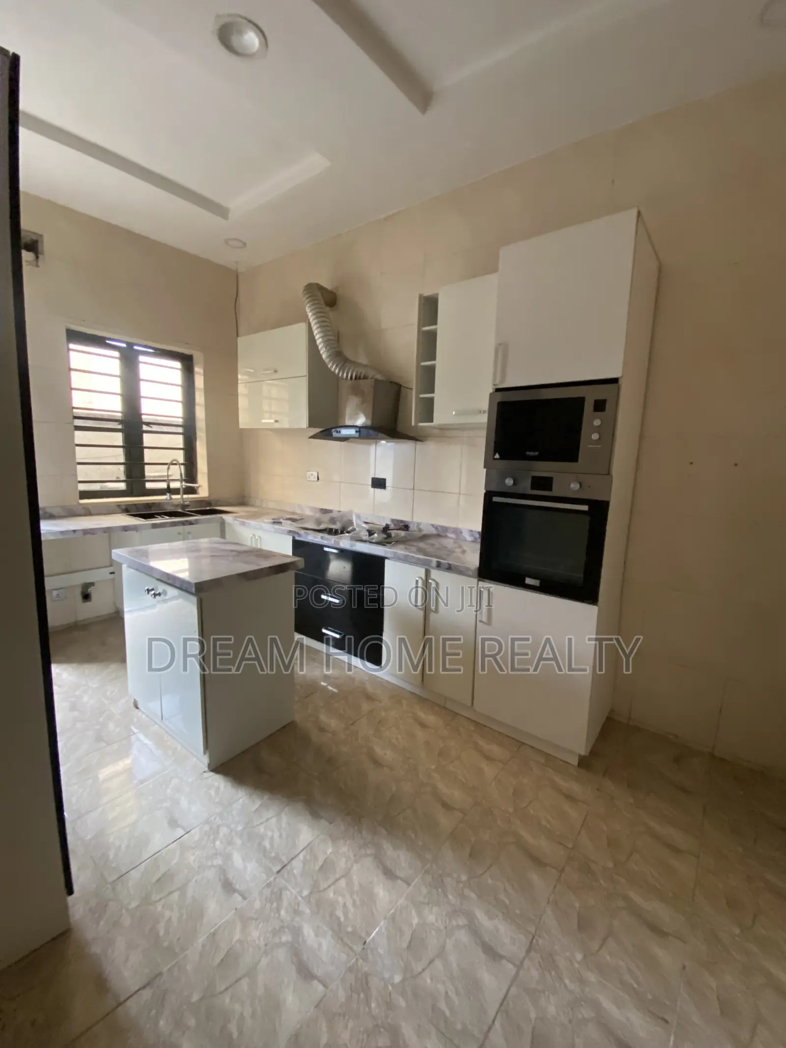 4bdrm Duplex in Ikota Villa Estate for rent