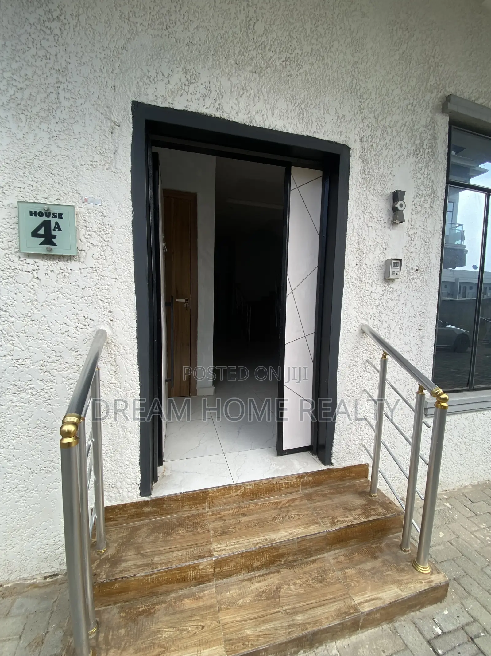 4bdrm Duplex in Ikota Villa Estate for rent