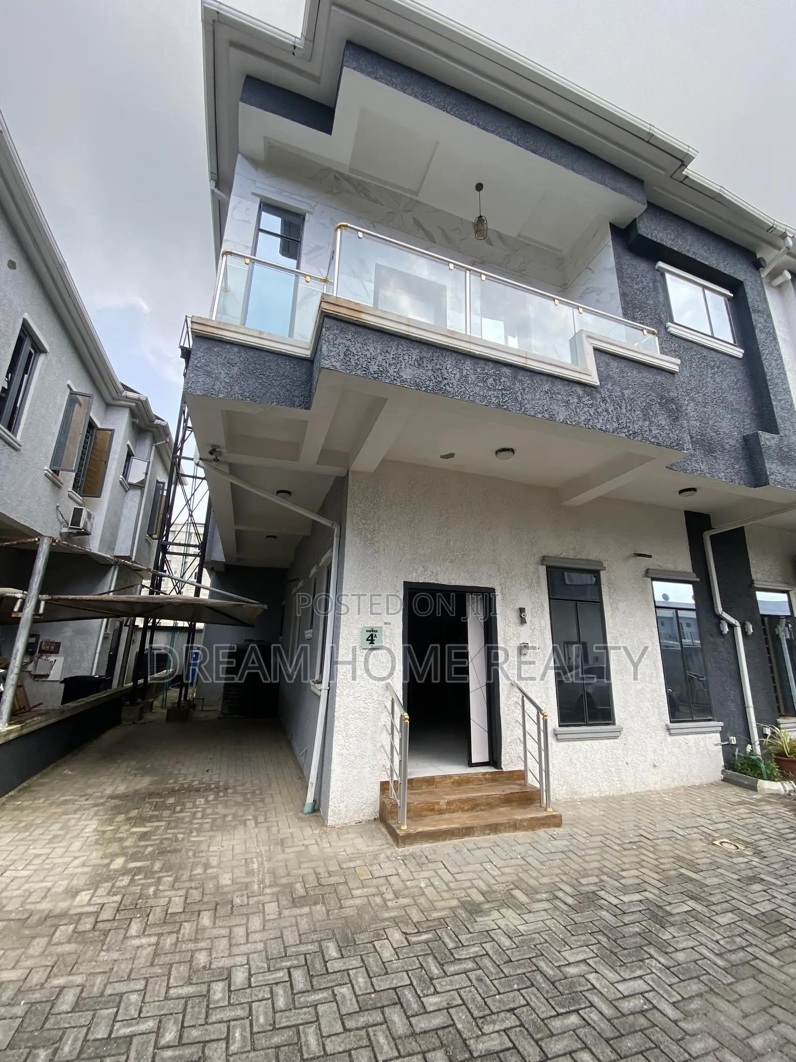 4bdrm Duplex in Ikota Villa Estate for rent