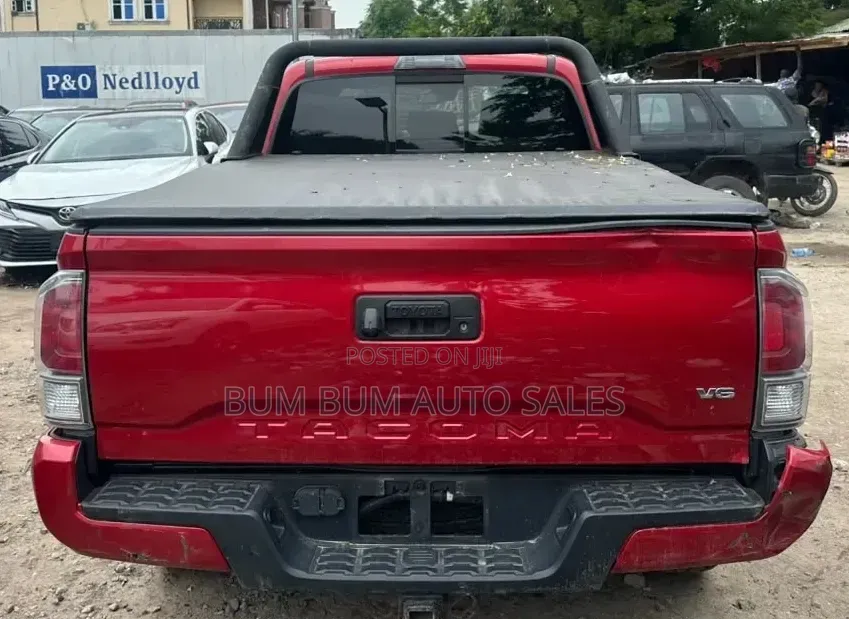 Toyota 4-Runner TRD Off Road 2021 Red