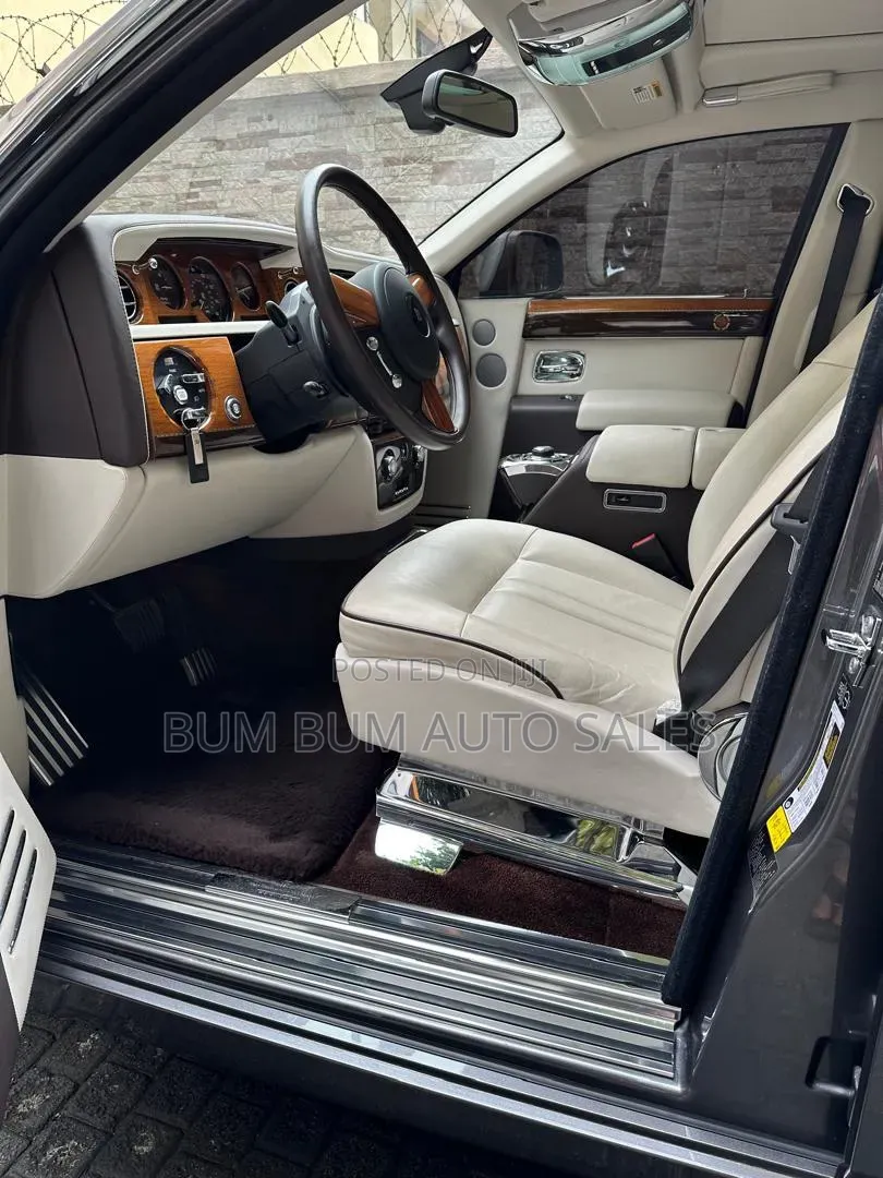 Rolls-Royce Phantom 2017 Gray