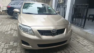 Toyota Corolla 2010 Gold