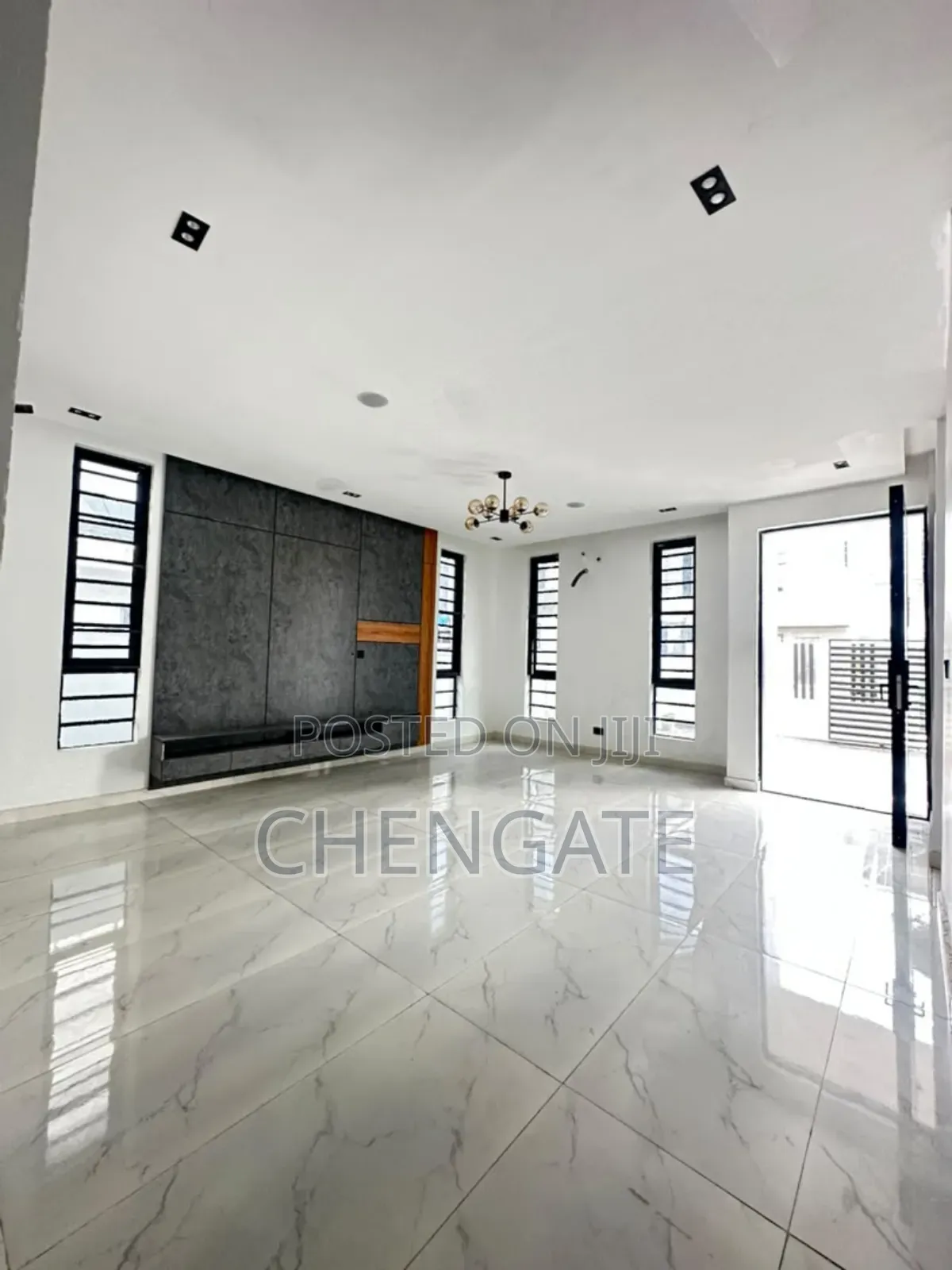 5bdrm Duplex in Ikota for sale