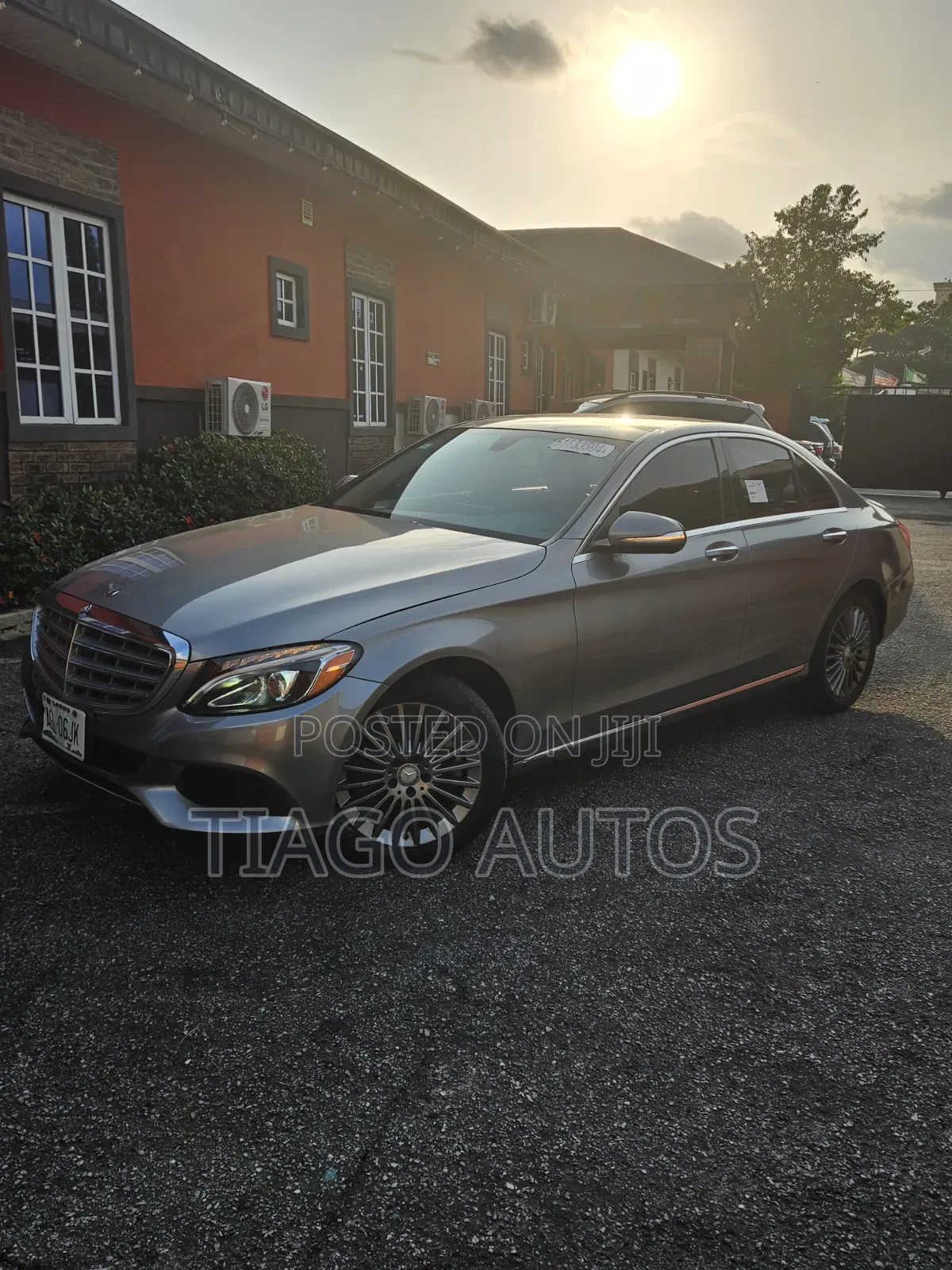 Mercedes-Benz C300 Luxury 4dr AWD 4Matic Sedan (2.0L 4cyl 7A) 2015 Gray