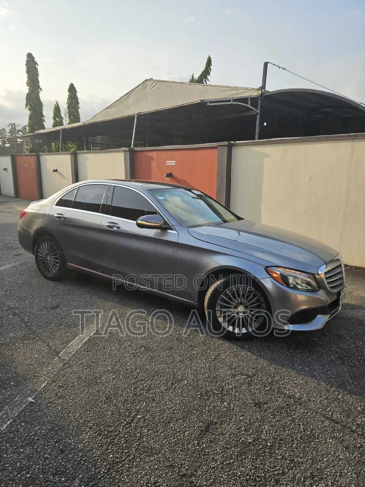 Mercedes-Benz C300 Luxury 4dr AWD 4Matic Sedan (2.0L 4cyl 7A) 2015 Gray