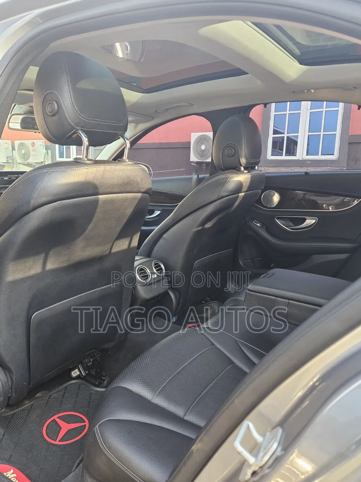 Mercedes-Benz C300 Luxury 4dr AWD 4Matic Sedan (2.0L 4cyl 7A) 2015 Gray