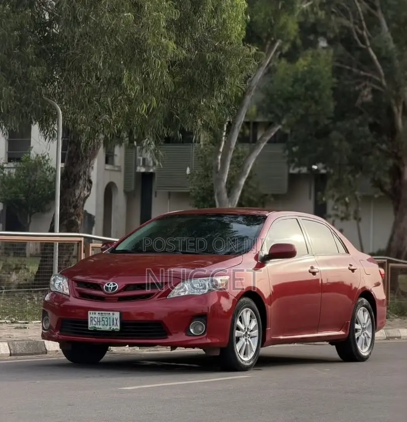 Toyota Camry LE 4dr Sedan (2.5L 4cyl 6A) 2013 Red