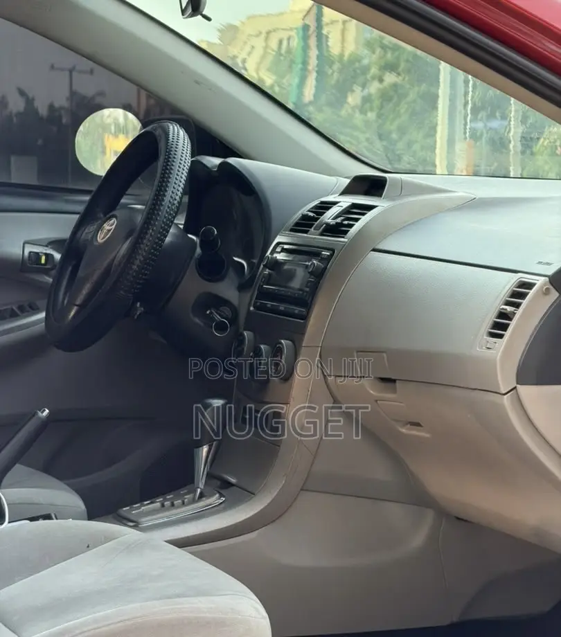 Toyota Camry LE 4dr Sedan (2.5L 4cyl 6A) 2013 Red