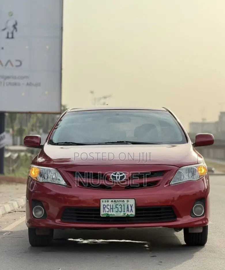 Toyota Camry LE 4dr Sedan (2.5L 4cyl 6A) 2013 Red