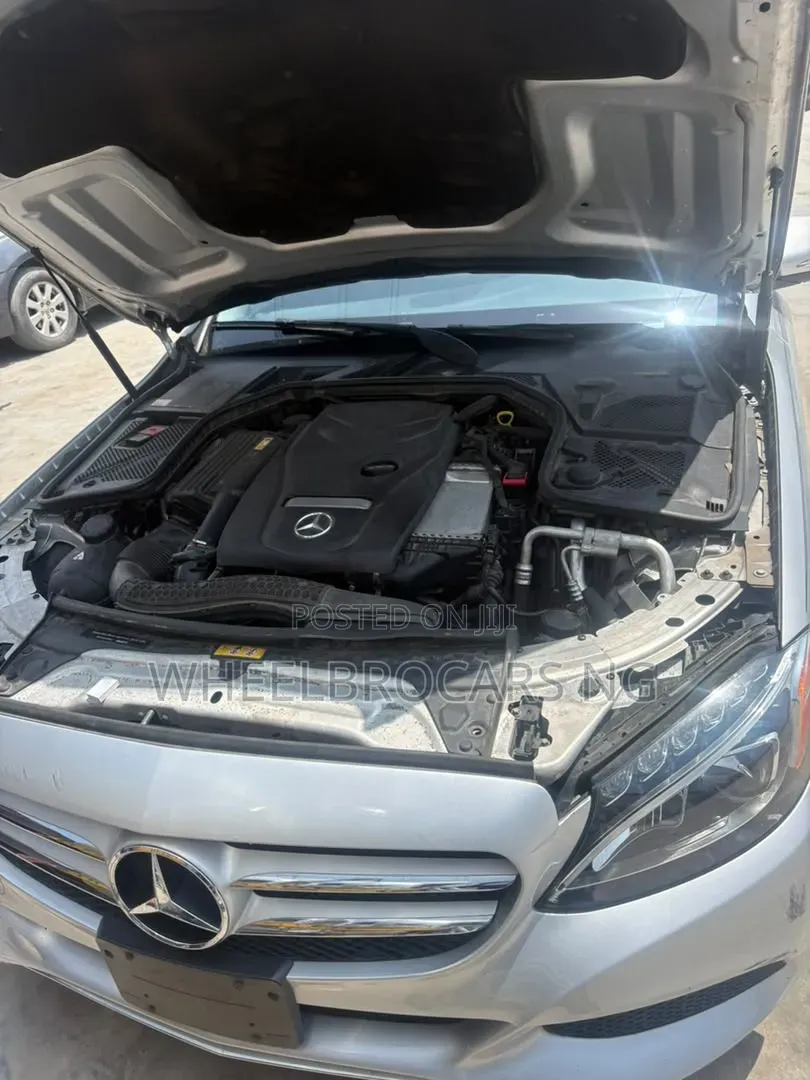 Mercedes-Benz C300 Luxury 4dr AWD 4Matic Sedan (2.0L 4cyl 7A) 2015