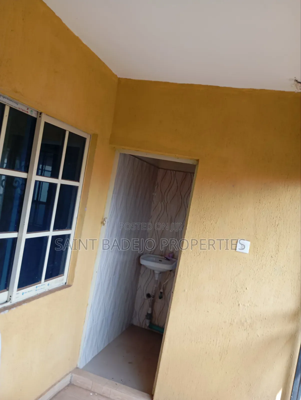 1bdrm Block of Flats in Foursquare Estate, Gberigbe for rent
