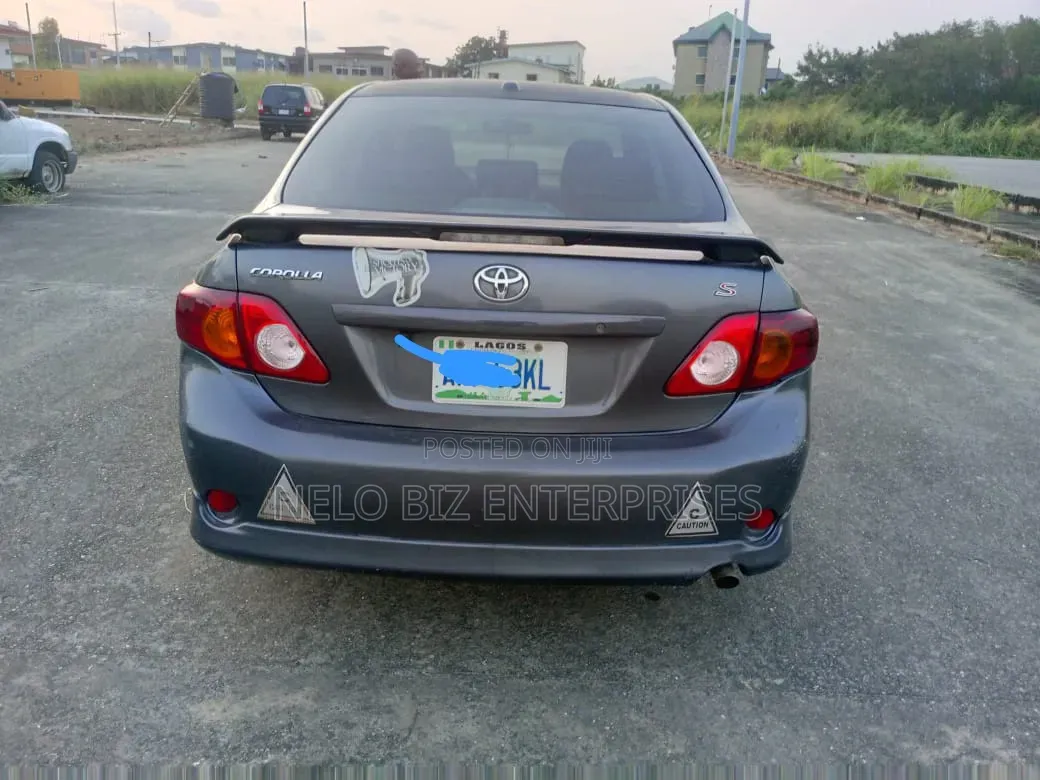 Toyota Corolla S 4dr Sedan (1.8L 4cyl 4A) 2010 Gray