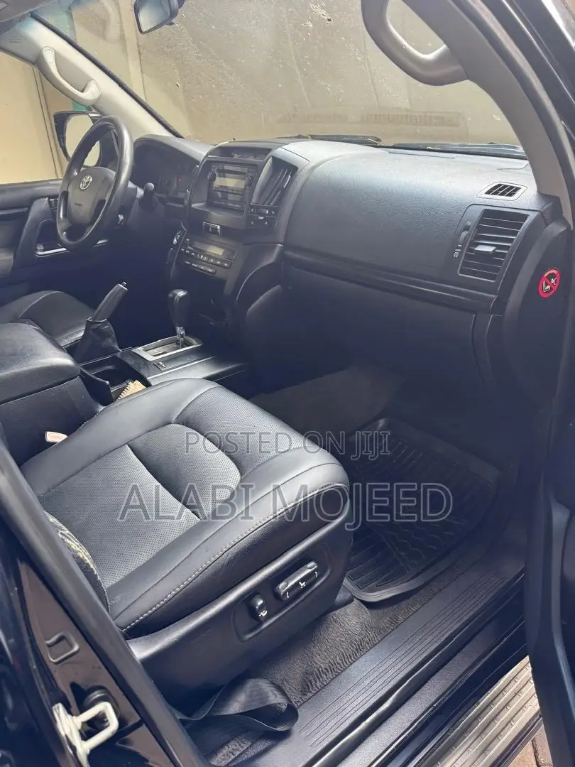 Toyota Land Cruiser 4.0 V6 GX 2012 Black