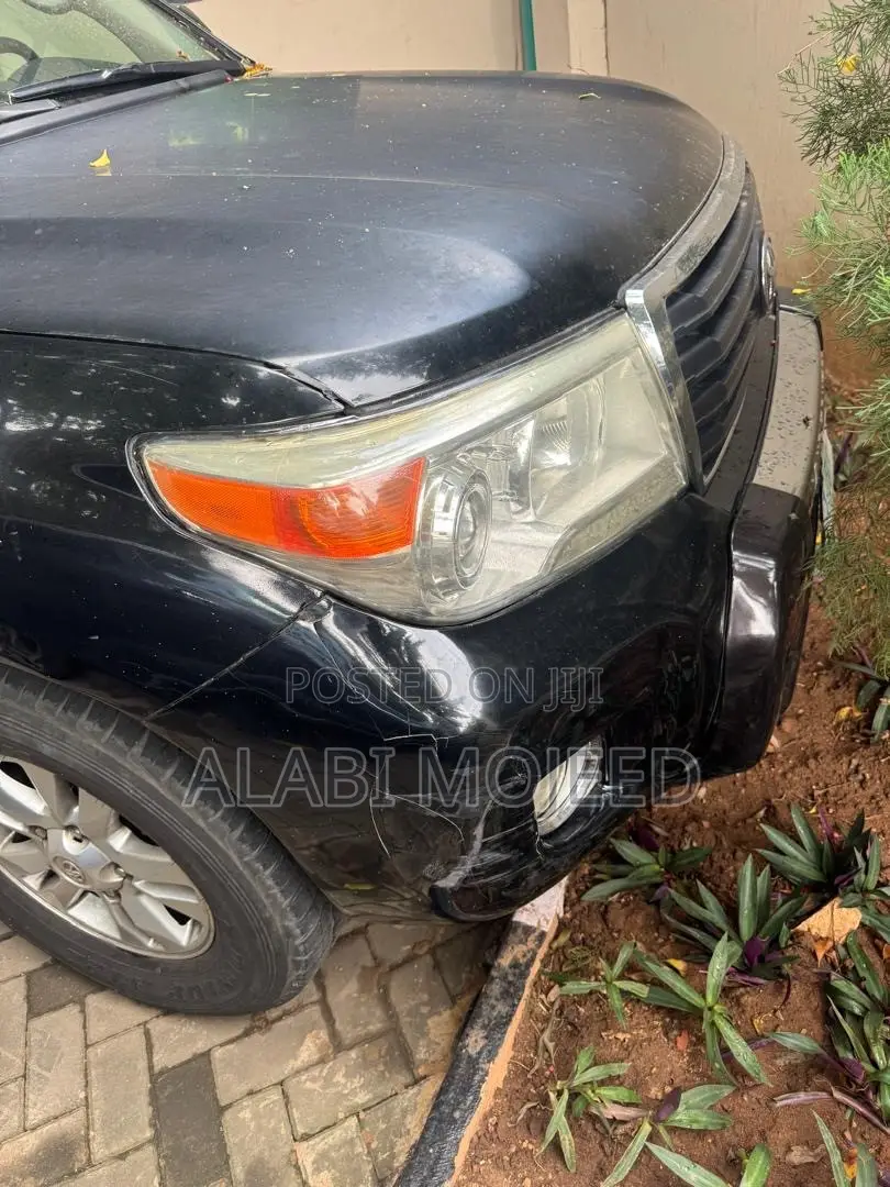 Toyota Land Cruiser 4.0 V6 GX 2012 Black