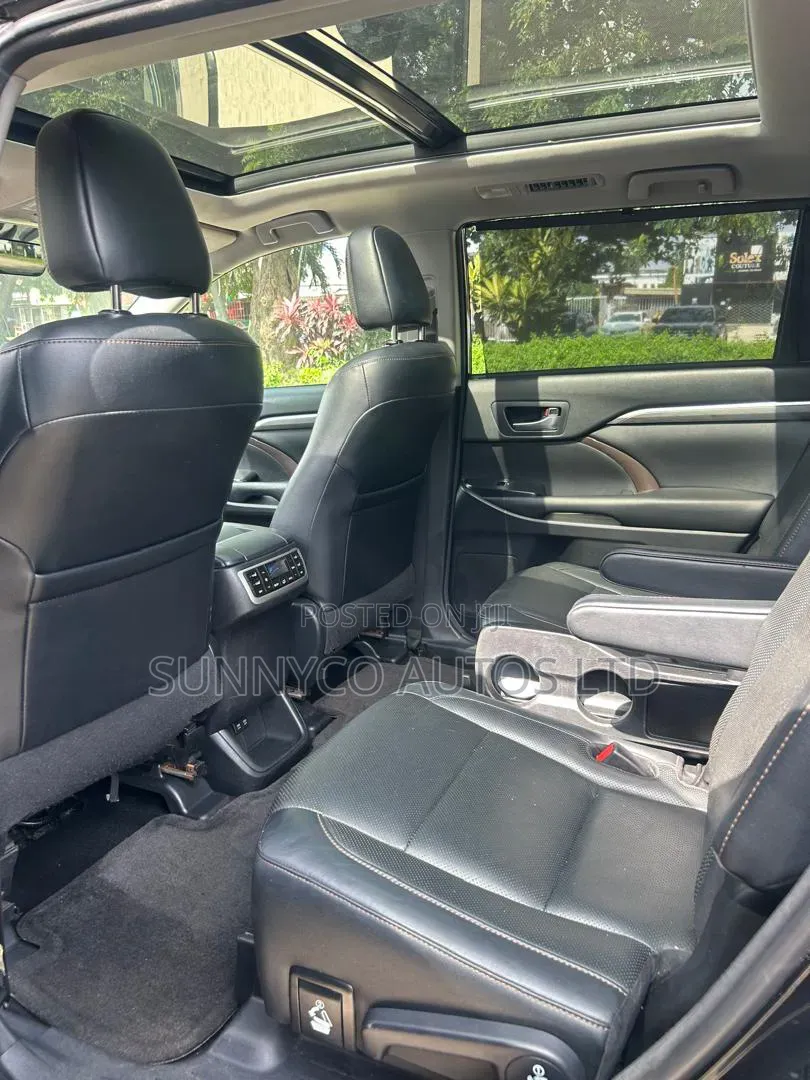 Toyota Highlander Limited Platinum 4x2 V6 (3.5L 6cyl 8A) 2018 Black