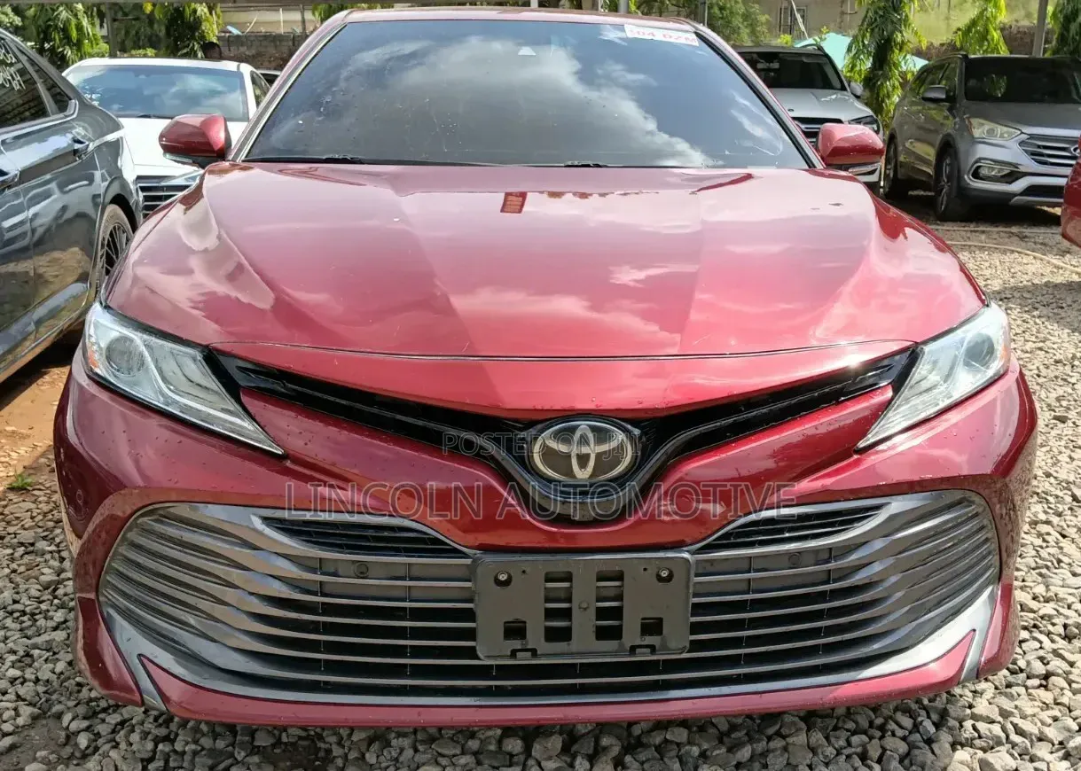 Toyota Camry XLE FWD (2.5L 4cyl 8AM) 2018 Maroon