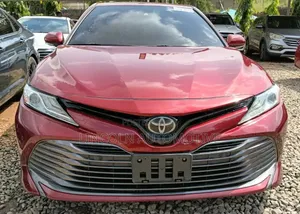 Toyota Camry XLE FWD (2.5L 4cyl 8AM) 2018 Maroon