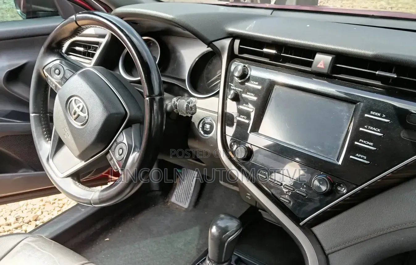 Toyota Camry XLE FWD (2.5L 4cyl 8AM) 2018 Maroon