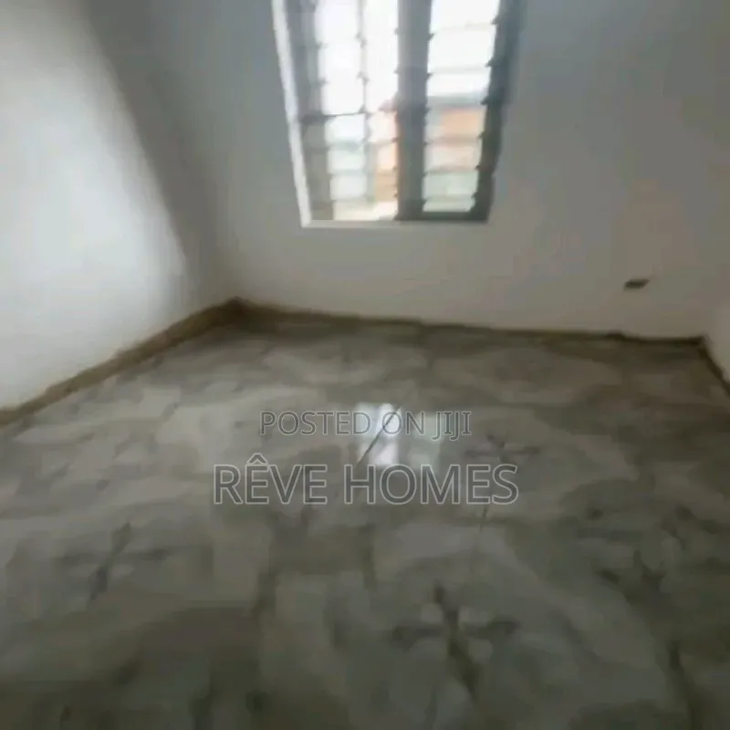 Mini Flat in Fadeyi for rent