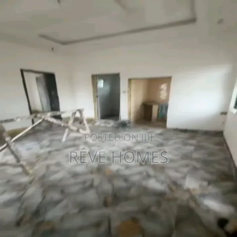 Mini Flat in Fadeyi for rent