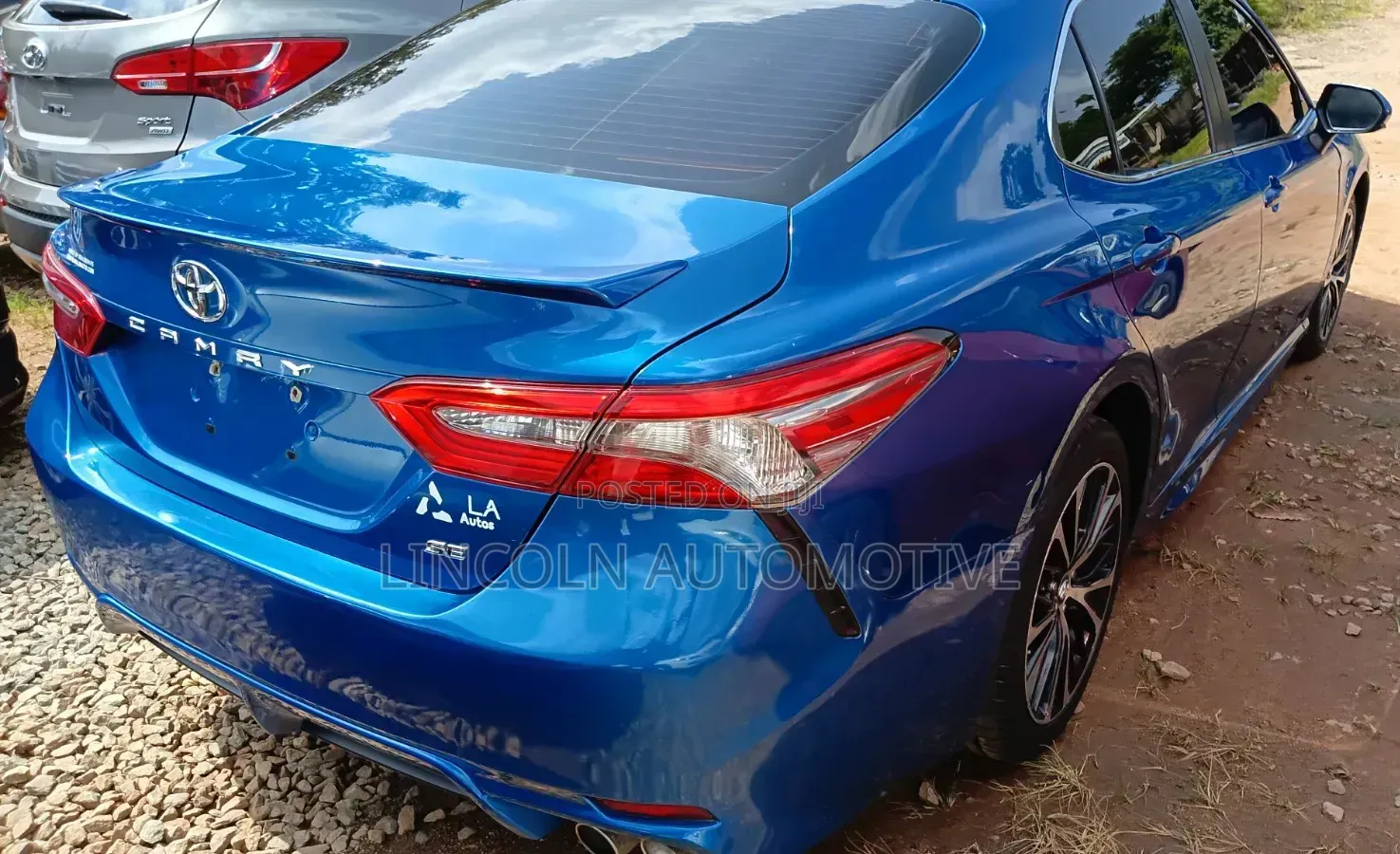 Toyota Camry SE FWD (2.5L 4cyl 8AM) 2018 Blue