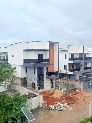 4bdrm Duplex in Gra for sale
