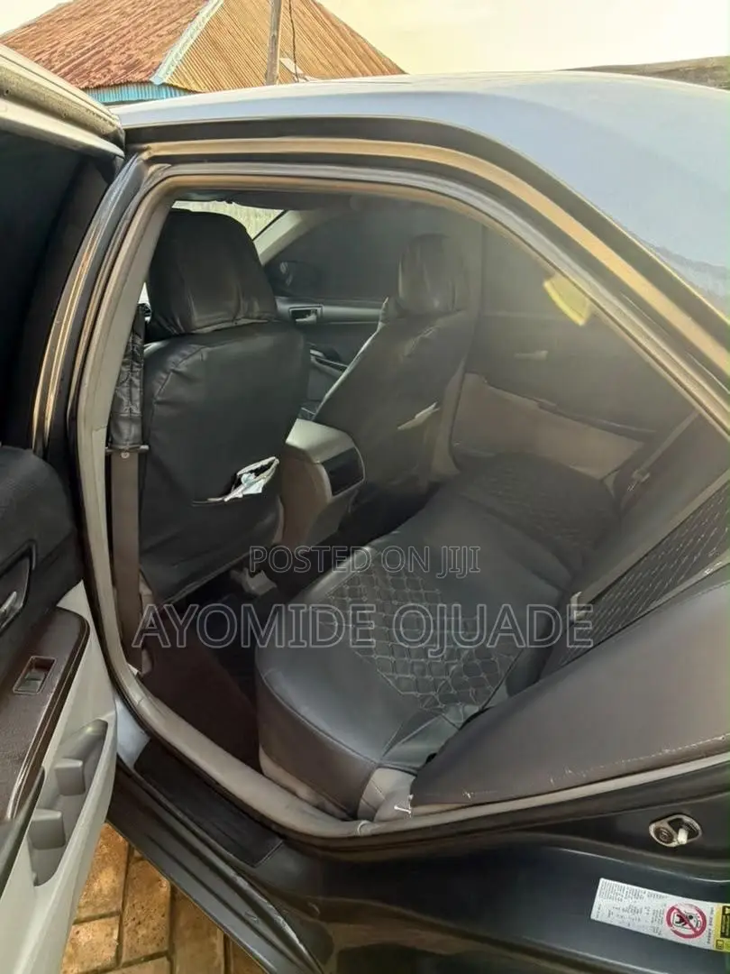 Toyota Camry LE 4dr Sedan (2.5L 4cyl 6A) 2013 Gray