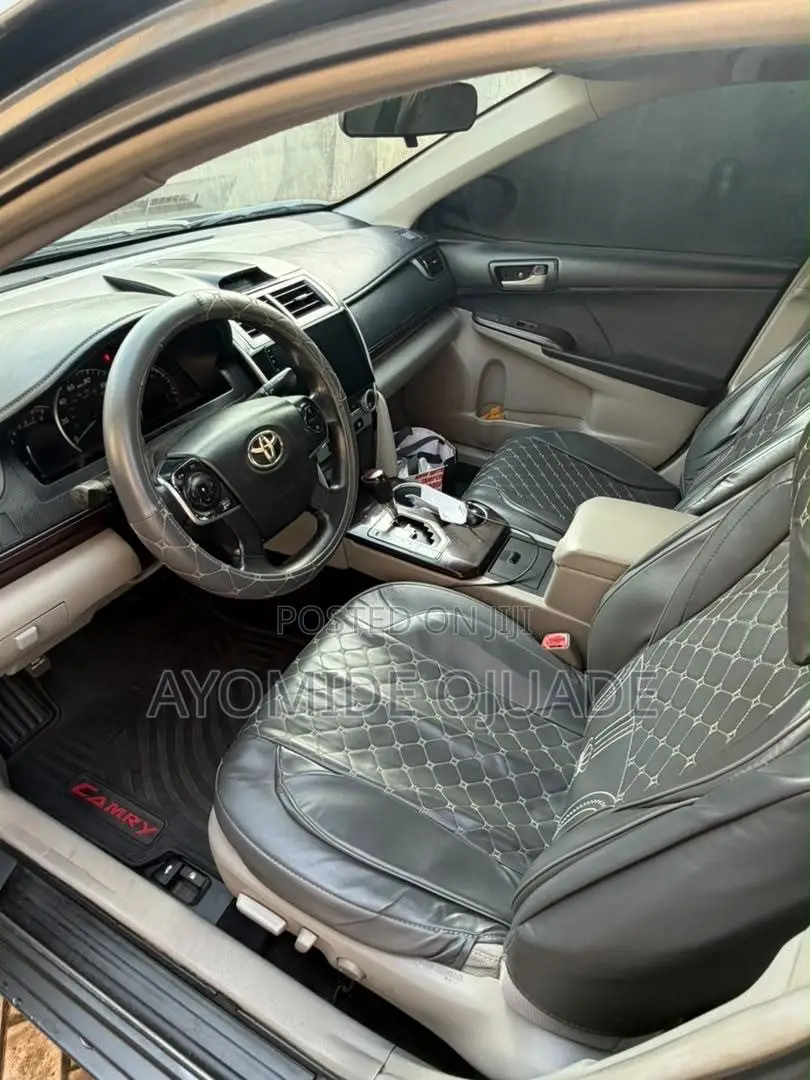Toyota Camry LE 4dr Sedan (2.5L 4cyl 6A) 2013 Gray