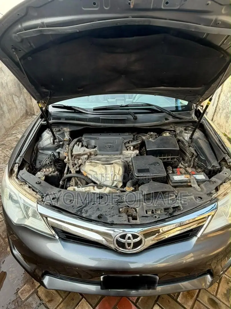 Toyota Camry LE 4dr Sedan (2.5L 4cyl 6A) 2013 Gray