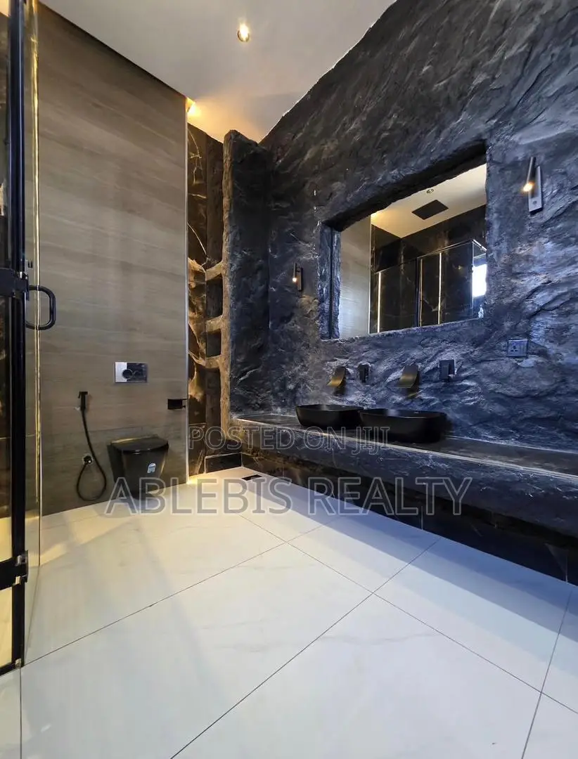5bdrm Duplex in Ikota for sale