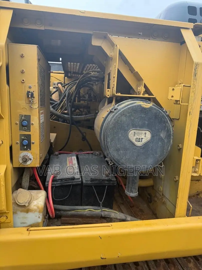 B320 Excavator