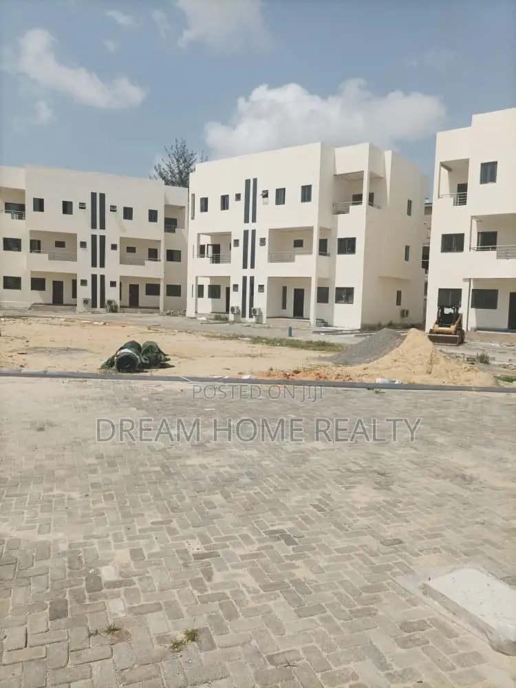 4bdrm Duplex in Beach Resort Estate, Osapa london for rent