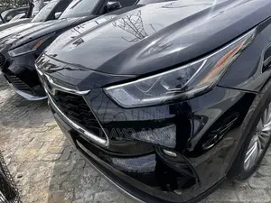 Toyota Highlander 2022 Black