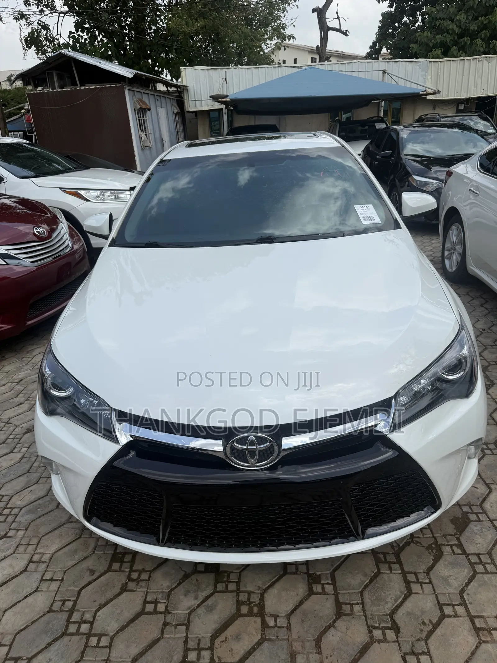 Toyota Camry SE 4dr Sedan (2.5L 4cyl 6A) 2017 White