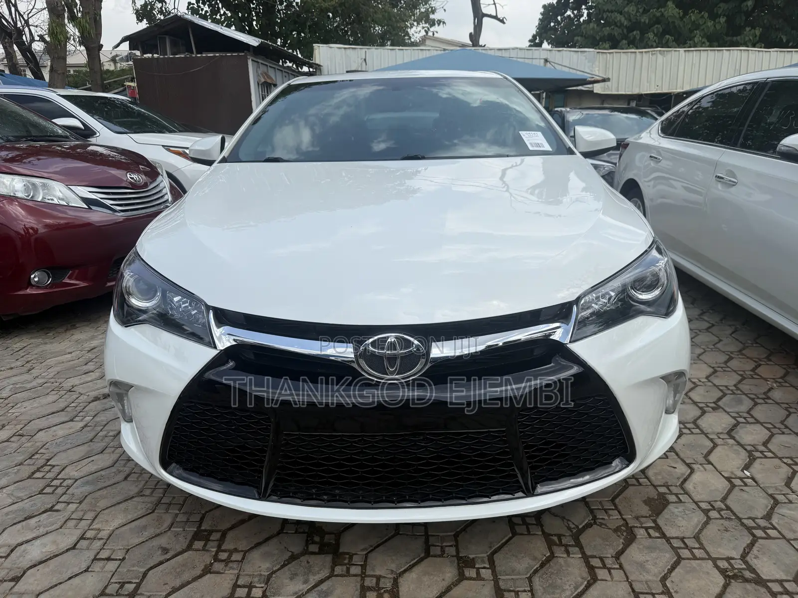 Toyota Camry SE 4dr Sedan (2.5L 4cyl 6A) 2017 White