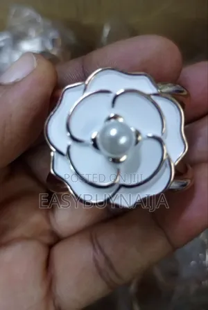 Pearl Silk Towel Buckle T-Shirt Belt Knot Buckle Rose Design