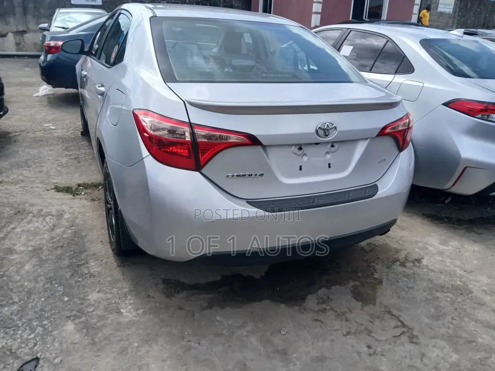 Toyota Corolla LE Eco (1.8L 4cyl 2A) 2018 Silver