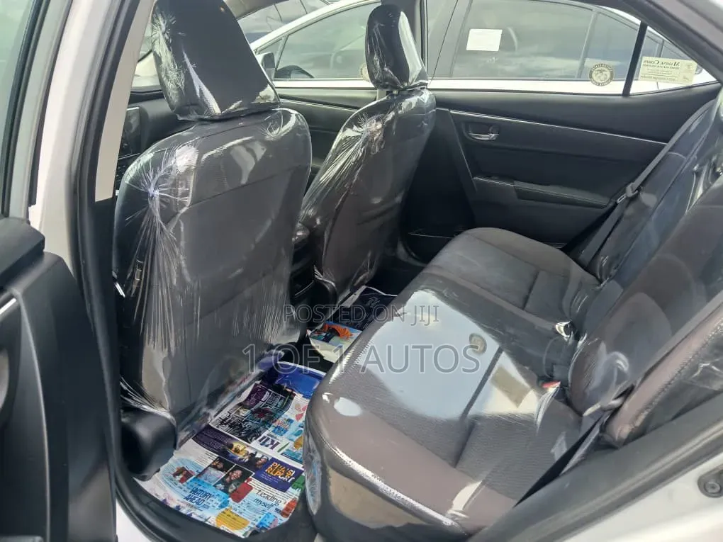 Toyota Corolla LE Eco (1.8L 4cyl 2A) 2018 Silver