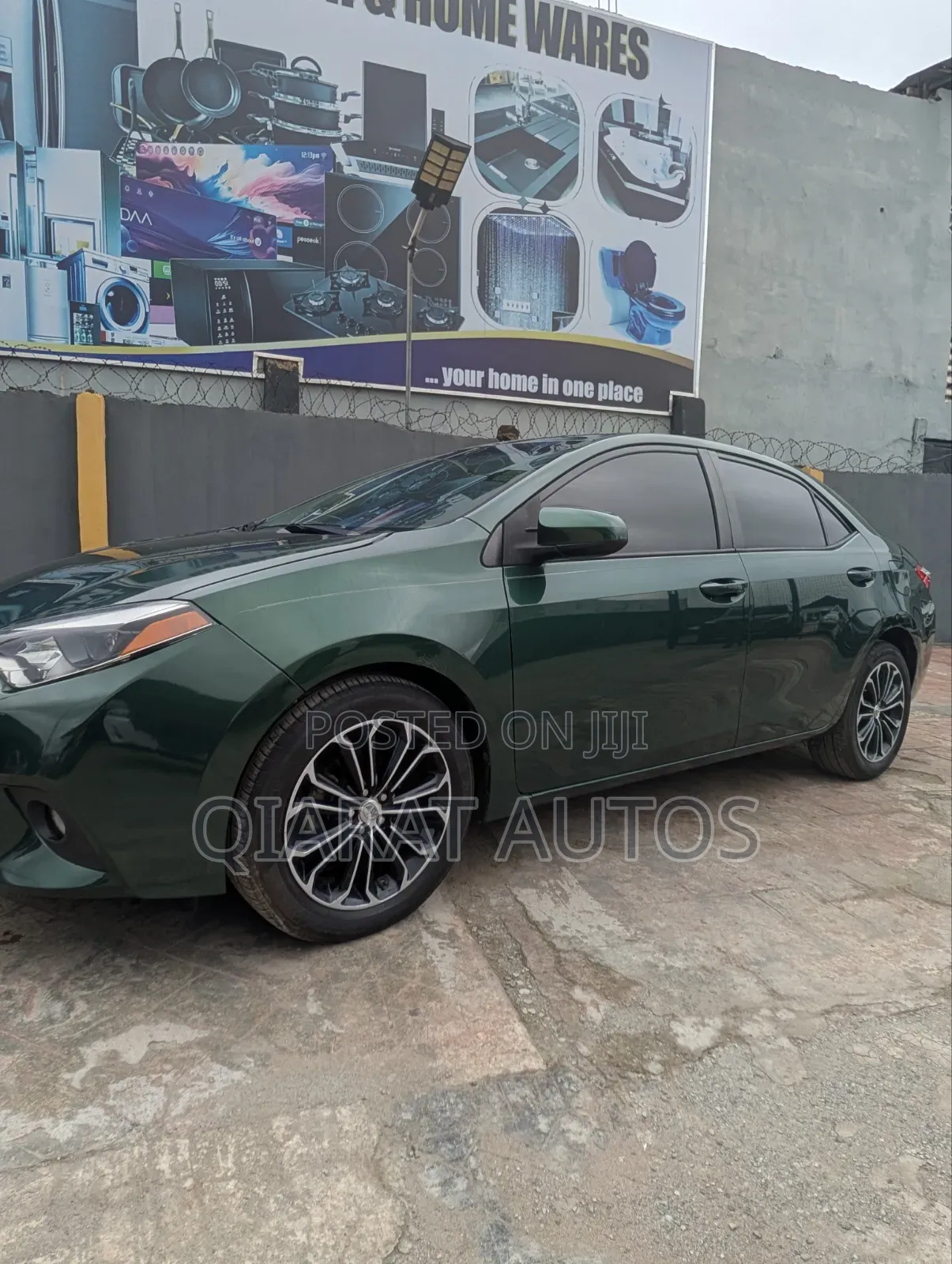 Toyota Corolla LE 4dr Sedan (1.8L 4cyl CVT) 2015 Green