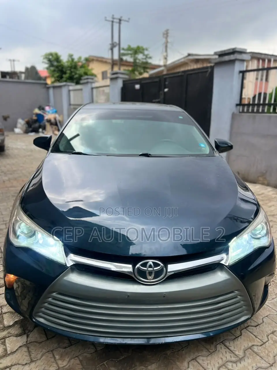 Toyota Camry XLE 4dr Sedan (2.5L 4cyl 6A) 2015 Gray