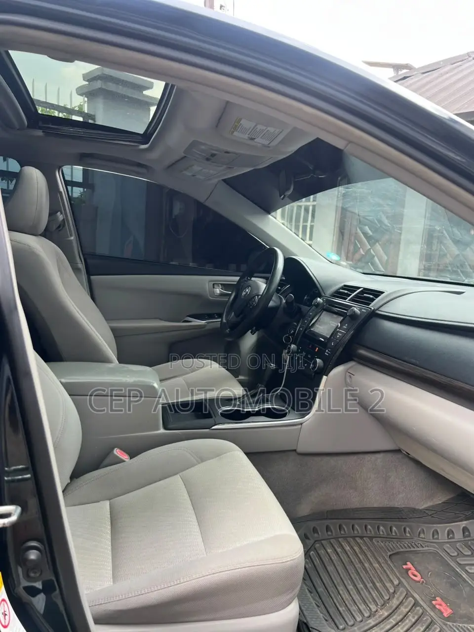 Toyota Camry XLE 4dr Sedan (2.5L 4cyl 6A) 2015 Gray