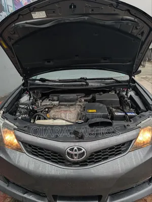 Toyota Camry SE 4dr Sedan (2.5L 4cyl 6A) 2012 Gray