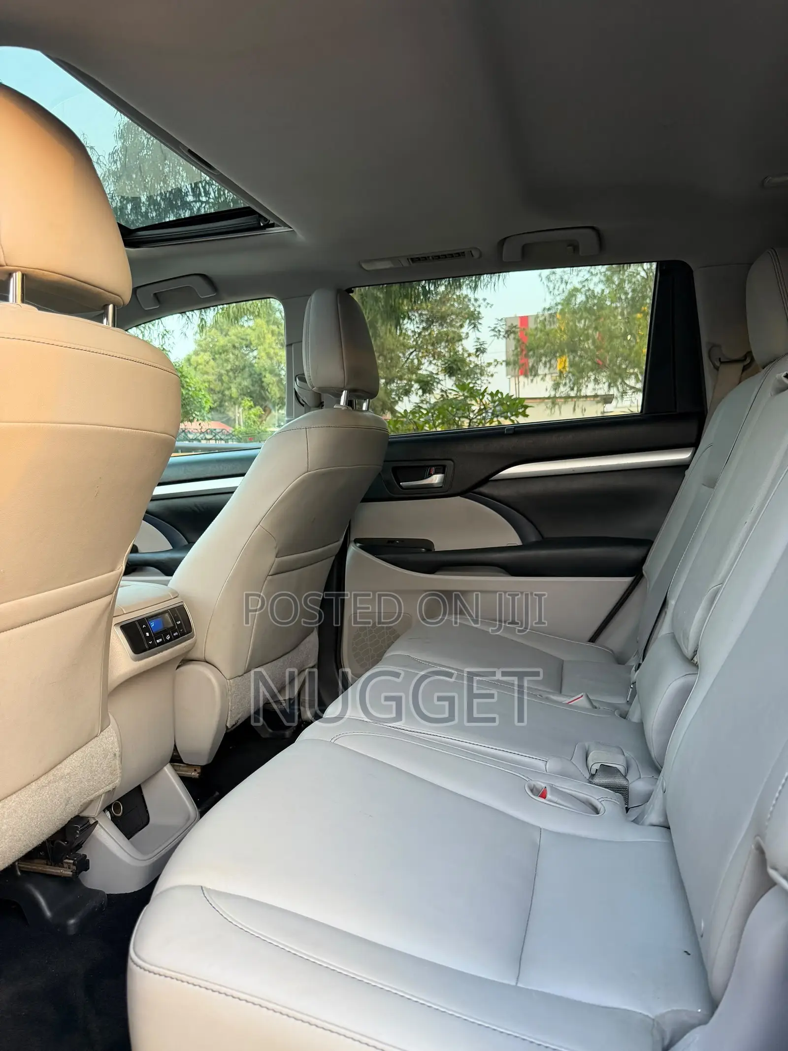 Toyota Highlander LE 4dr SUV AWD (3.5L 6cyl 6A) 2014 Silver