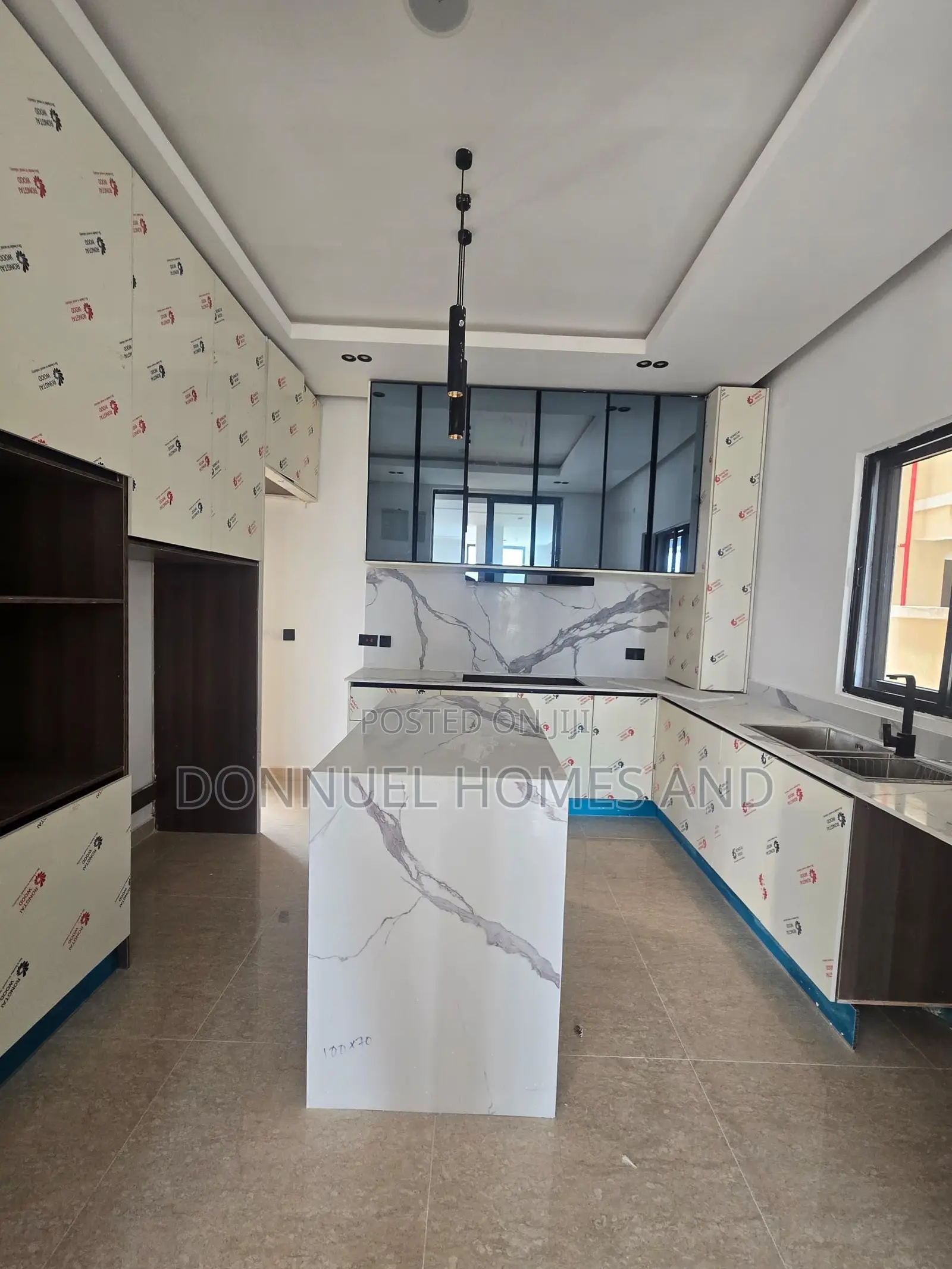 5bdrm Duplex in Osapa london for sale